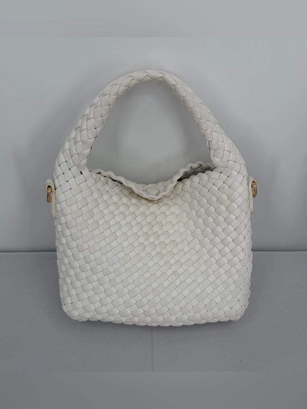 White Woven basket Braided Top Handle Bag resort vacation euro summer coastal